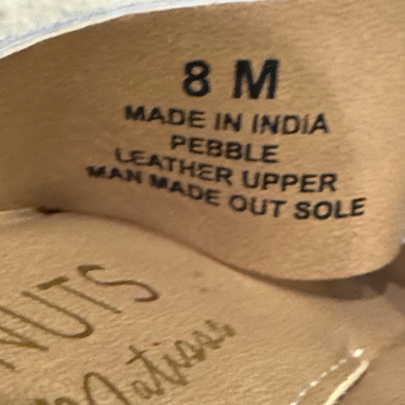 Coconuts by Matisse Pebble sandals in Silver size 8 - Picture 2 of 5